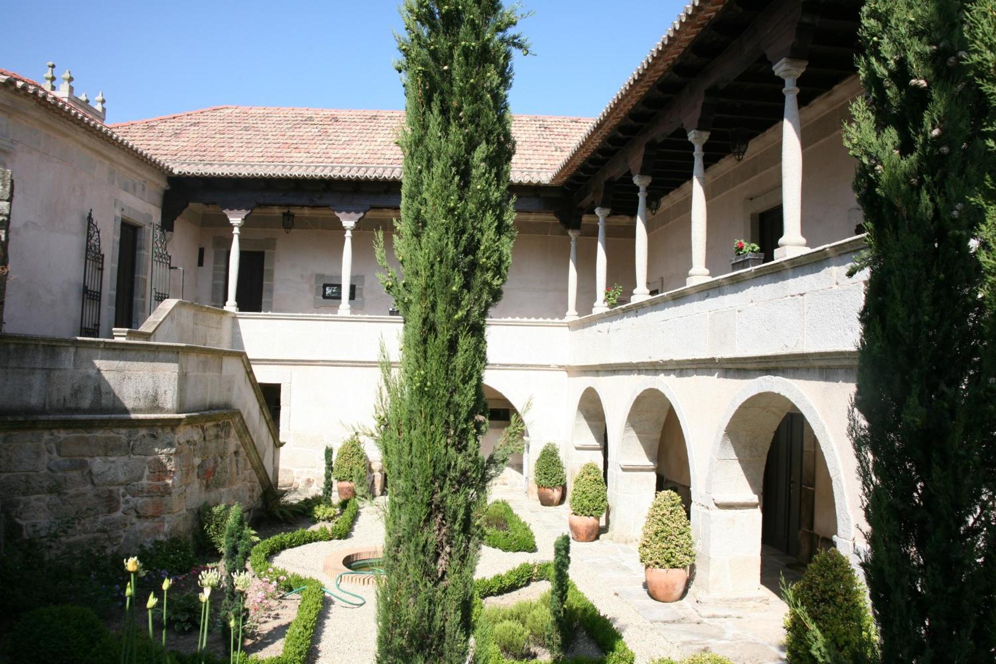 Pazo Da Escola A Moreira